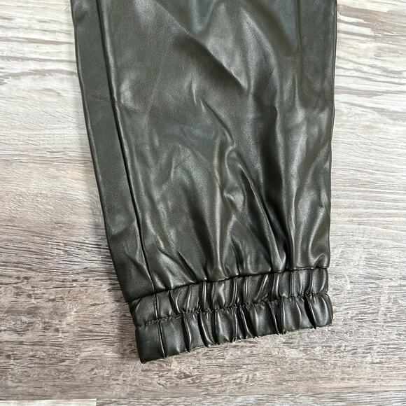 One by Chapter One Olive Faux Leather Jogger Pants Size Large - Picture 4 of 7